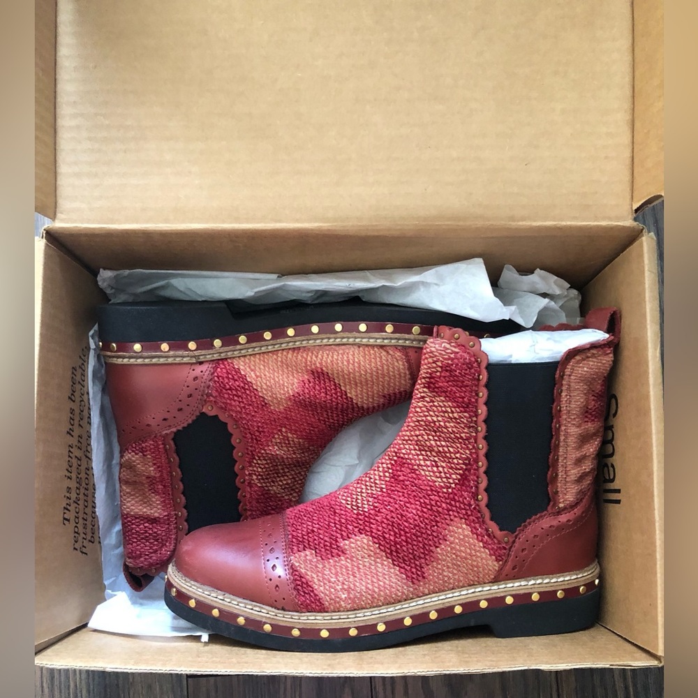 NEW Free People Textile Atlas Chelsea Boot in Burgundy Red Kilim size 6 - Picture 8 of 8